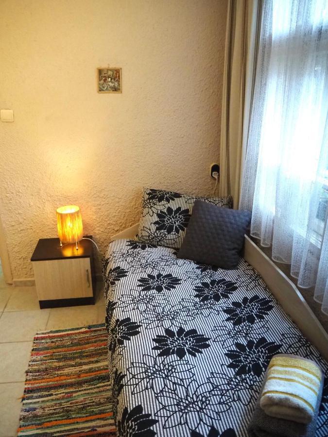 Authentic Guest Stay in the heart of Veliko Tarnovo Студио с изглед към Царевец Экстерьер фото