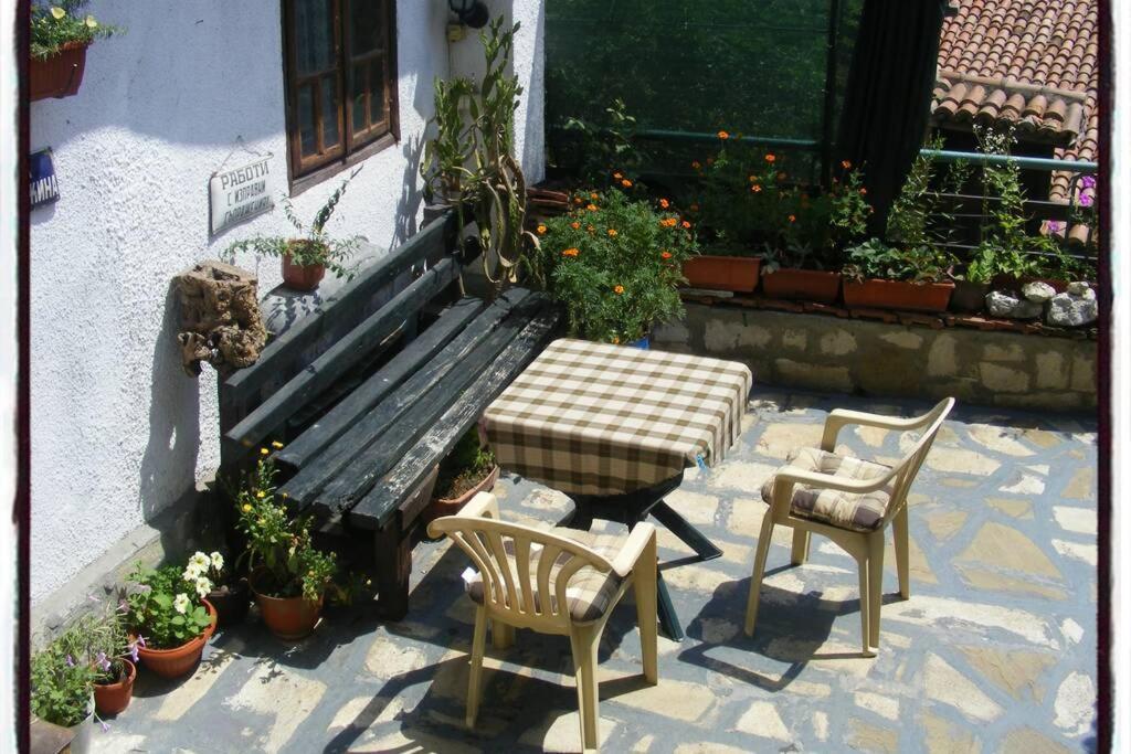 Authentic Guest Stay in the heart of Veliko Tarnovo Студио с изглед към Царевец Экстерьер фото