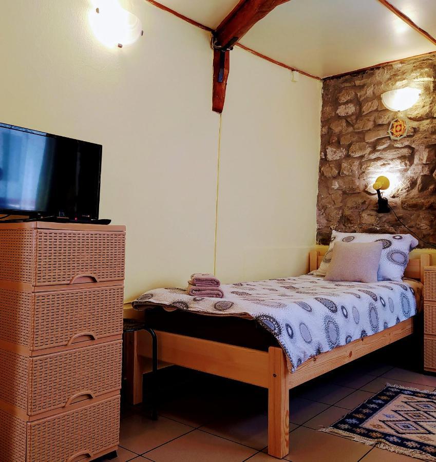 Authentic Guest Stay in the heart of Veliko Tarnovo Студио с изглед към Царевец Экстерьер фото